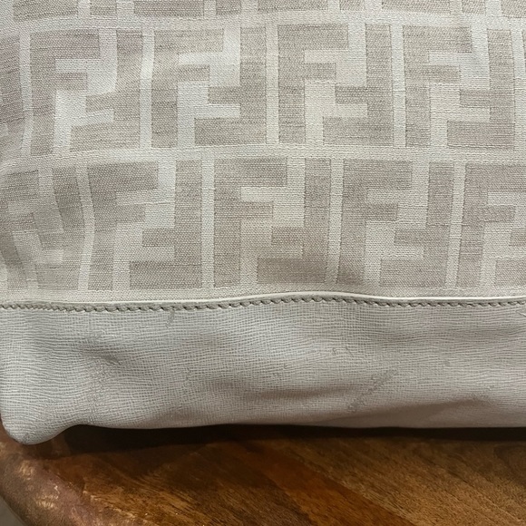 FENDI ZIPPERED TOTE - Picture 7 of 16